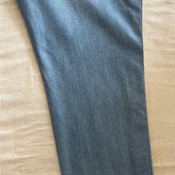 Laurie Felt Classic Girlfriend Jeans. 28” inseam and 34.5 loose waist - Picture 9 of 12